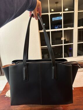 Freja New York - Black Paloma Tote 
Everyday Work Bag
